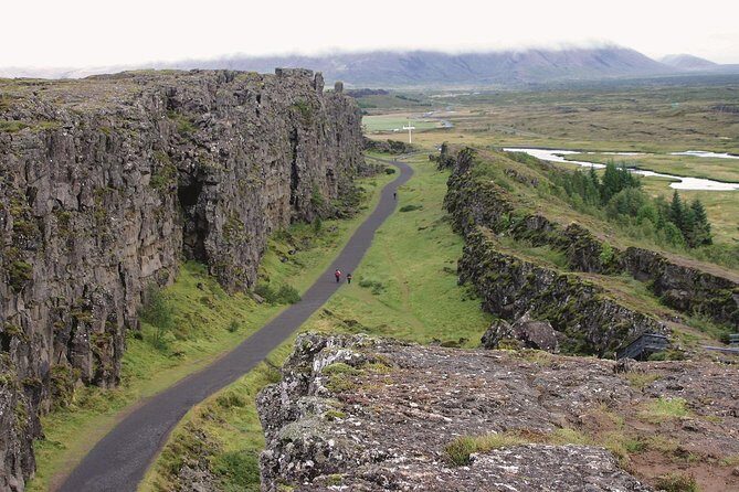 Golden Circle Super Jeep Tour and Snowmobiling from Reykjavik - Langjökull Glacier: the snowmobile ride that makes the day click