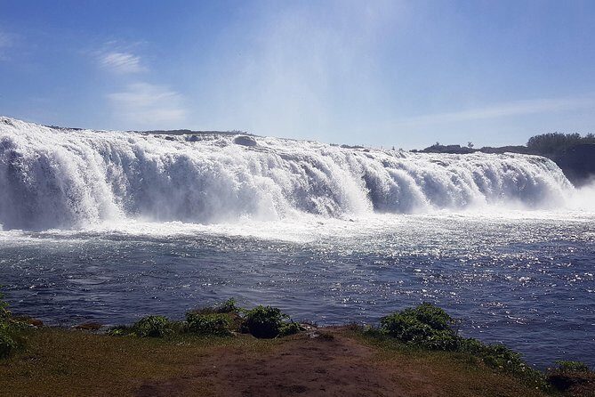 Golden Circle Tour - Secret Lagoon (Gamla Laugin): steam, soaking time, and the geysir pulse