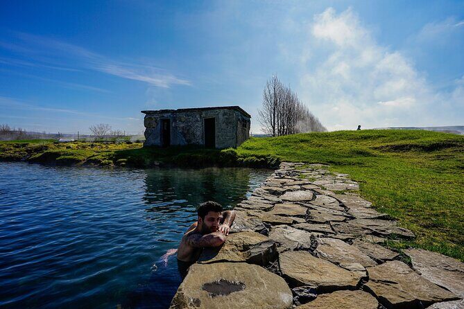 Golden Circle with Tomato Farm Lunch & Secret Lagoon Bathing - When Things Go Sideways: A Real-World Caution