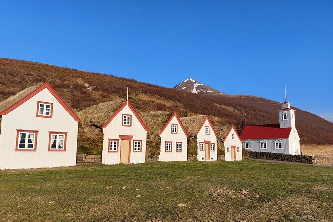 Half-Day Combo Tour to Goðafoss, Laufas and The Christmas House - Getting picked up in Akureyri: what to look for