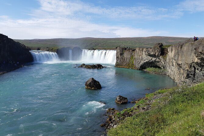 Half-Day Combo Tour to Goðafoss, Laufas and The Christmas House - The Christmas House: warm fire, fairy-tale vibes, and the gift-shop reality
