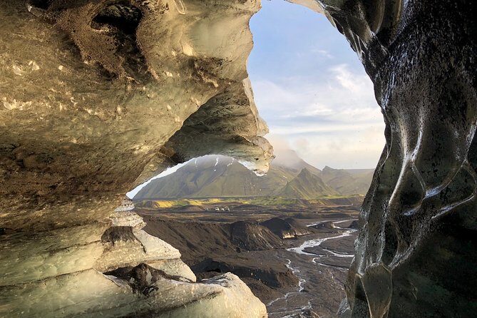 Ice Cave at Katla Volcano - Photo moments without losing time (and why the schedule feels tight)