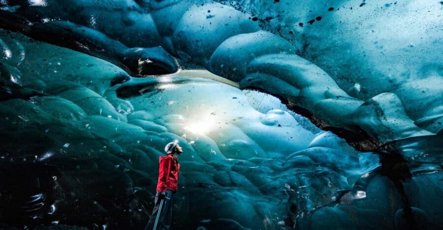 Iceland 3-Day Tour Golden Circle, Glacier Lagoon, & Ice Cave - Golden Circle day: Thingvellir, Geysir, Gullfoss, plus Skogafoss and Seljalandsfoss