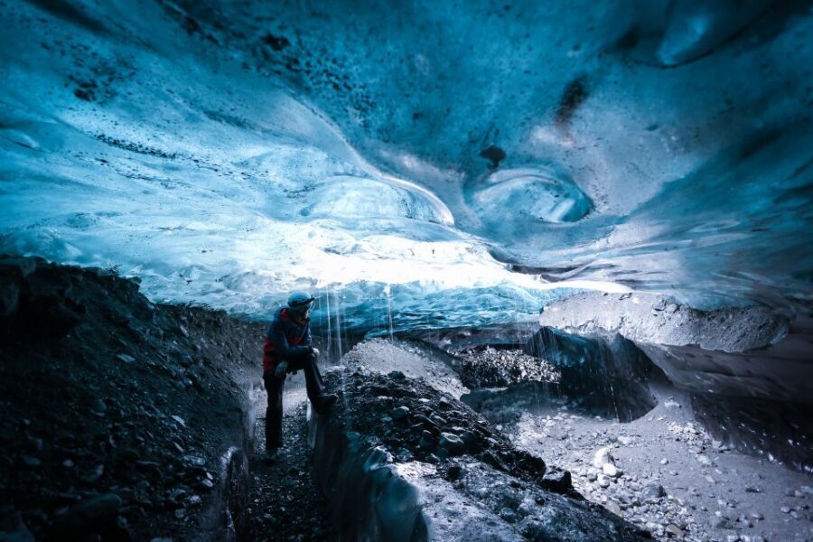 Iceland: Ice Cave Captured with Professional Photos - Professional photos: what you get, and how to maximize them