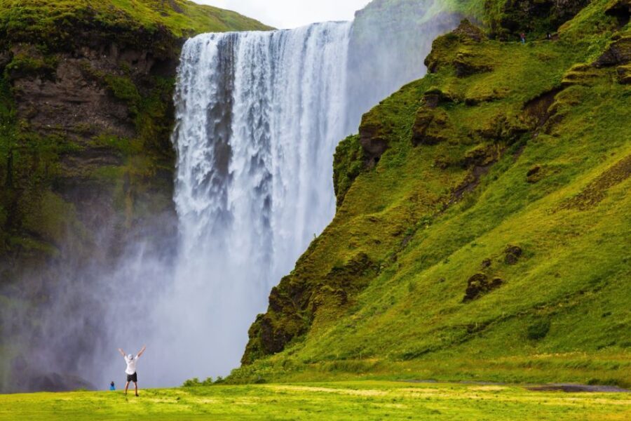 Iceland: South Coast and Northern Lights Tour - Northern Lights hunt: how it feels in the cold, and what you’ll do