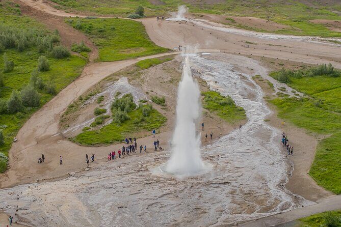Iceland Stopover: The Golden Circle Day Tour - Reykjavik Pickup and the 9:00am Start: How to Not Lose Time