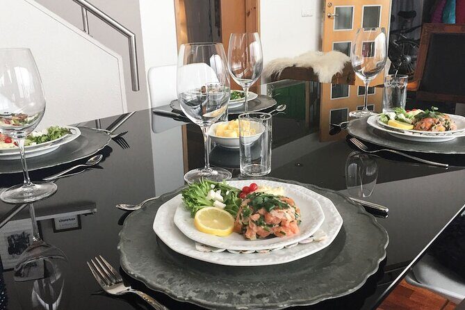 Icelandic Cooking Class in Downtown Reykjavik with Musical Hosts - Meal Setting: A Sit-Down Dinner With Local Drinks