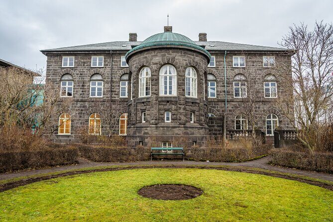 Icelands Reykjavik Self Guided Walking Audio Tour - Your walk: 1.6 miles, 1–2 hours, and a wonky loop through downtown