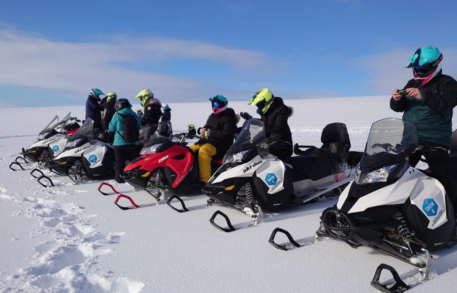 Into the Glacier: Snowmobile + Langjökull Ice Tunnel Combo - FAQ