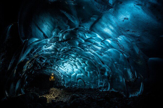 Jökulsárlón: Blue Ice Cave and a Long Glacier Hike - Price and logistics: what $275 buys you