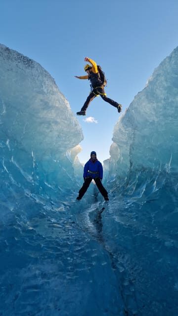 Jökulsárlón: Blue Ice Cave Tour and Glacier Walk - From Glacier Lagoon to the Ice: The Jeep Ride and the Safety Run-Through