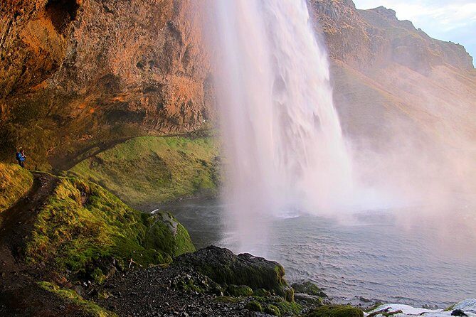 Jökulsárlón Glacier Lagoon and the South Coast Private Tour from Reykjavik - Stop 1: Seljalandsfoss and the Walk Behind the Falls