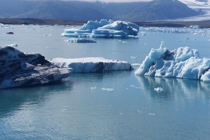 Jökulsárlón Glacier Lagoon, Diamond Beach and secret glaciers (from Djúpivogur) - Jökulsárlón Glacier Lagoon: 30 minutes of iceberg physics