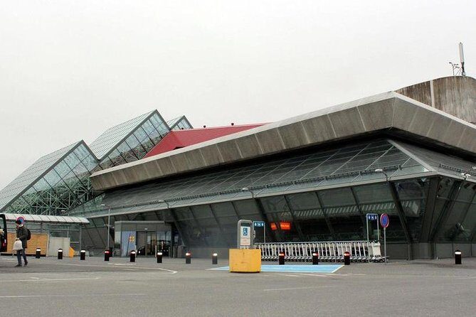 Keflavik To Reykjavik Private Luxury Airport Transfer - Who This Private Transfer Is Best For