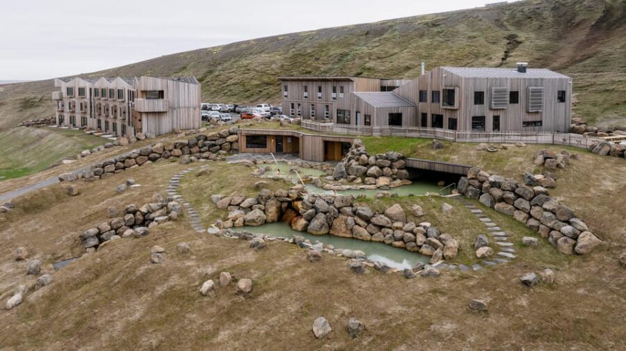 Kerlingarfjöll: Highland Baths Admission - Facilities that make remote bathing actually easy