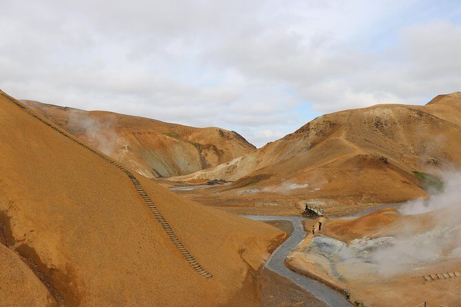 Kerlingarfjöll Highlands Day Tour in a 4X4 from Akureyri - Stop 1: Hveravellir hot springs and the geothermal walk