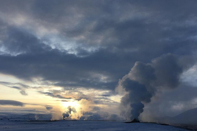 Lake Myvatn and Godafoss Waterfall Day Tour from Akureyri - Why Myvatn and Godafoss in one 8-hour day makes sense