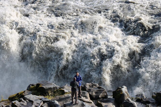 Lake Mývatn and Powerful Dettifoss Day Tour from Akureyri - Morning Pickup and Finding Your Starting Point in Akureyri