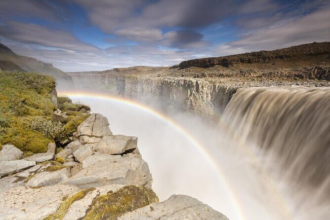 Lake Mývatn and Powerful Dettifoss Day Tour from Akureyri - Dettifoss: Europe’s Most Powerful Waterfall and the Glacier Canyon Feel