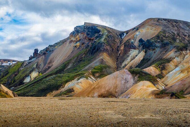 Landmannalaugar Hiking, Haifoss Waterfall and Hot Springs Tour - Roads, timing, and why the group size matters