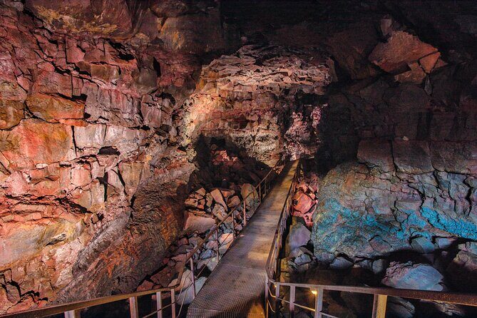Lava Caving Experience - What happens inside: the Raufarhólshellir route, step by step