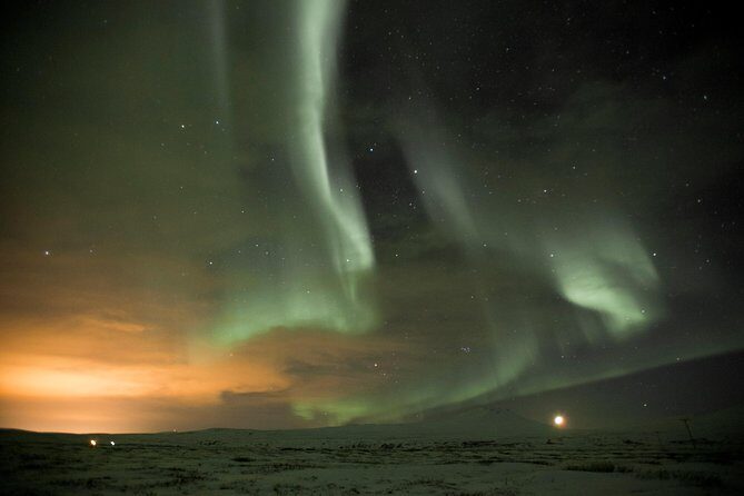 Northern Lights 4x4 Jeep/van Tour from Akureyri - Why This Akureyri Aurora Night Feels Different