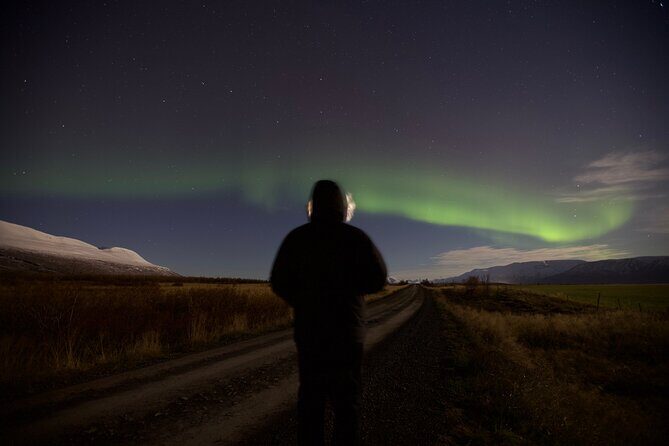 Northern Lights Classic MiniBus Tour from Akureyri - What’s not included: professional photos and the price of planning ahead
