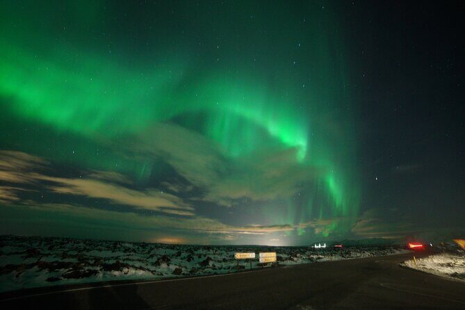 Northern Lights In luxury off-road SUV with Photos and Treats - Luxury off-road SUV aurora hunt: what makes this setup work