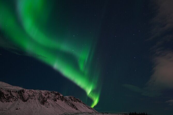 Northern Lights In luxury off-road SUV with Photos and Treats - Aurora Basecamp: why a structured stop helps