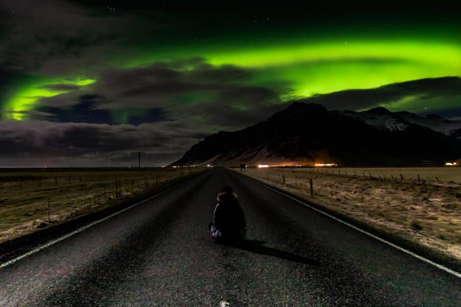 Northern Lights in Mini Bus, Photos, Hot Cocoa and Pastries - Pickup in Reykjavik: quick start, less hassle