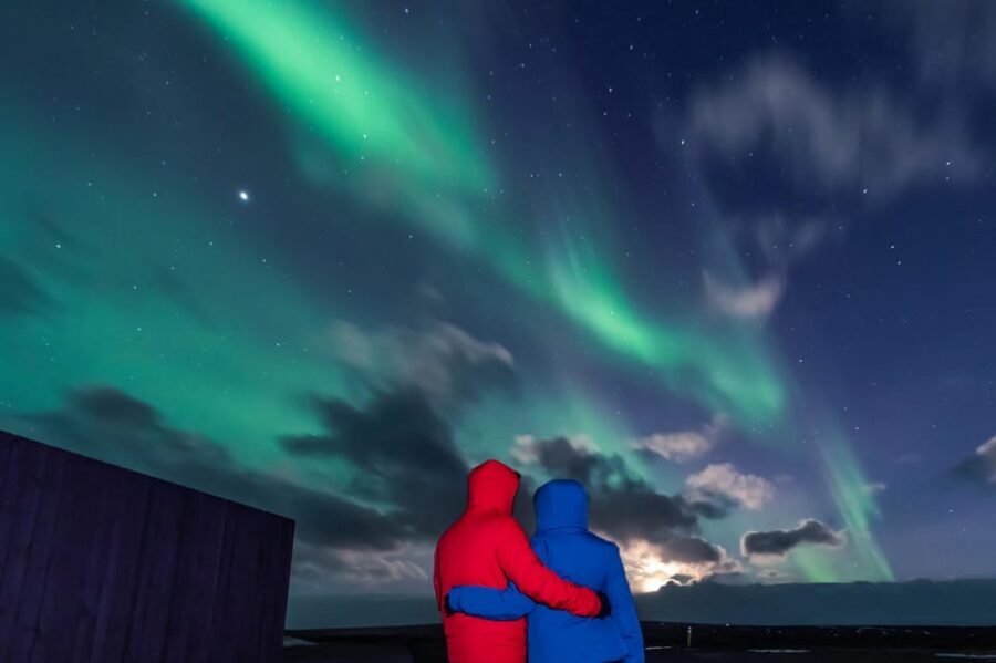 Northern Lights in Mini Bus, Photos, Hot Cocoa and Pastries - Searching for the Aurora: what the guide actually does