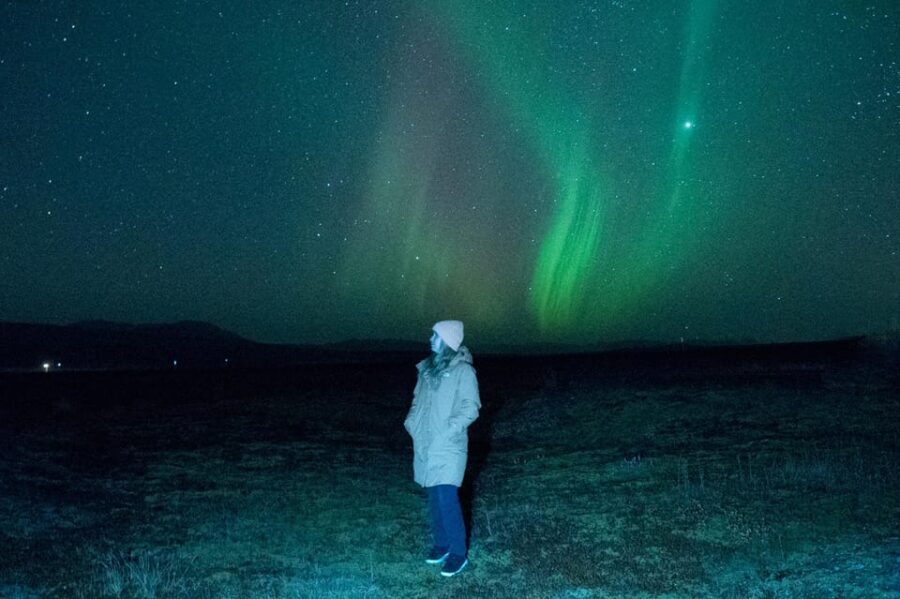 Northern Lights in Mini Bus, Photos, Hot Cocoa and Pastries - Viewing time with hot cocoa, pastries, and blankets
