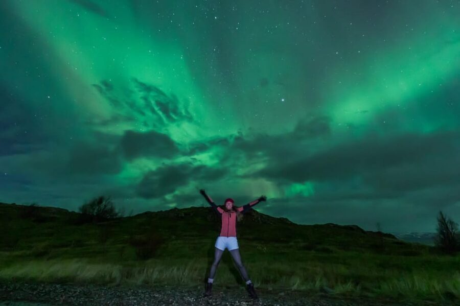 Northern Lights in Mini Bus, Photos, Hot Cocoa and Pastries - What the 4-hour duration gets you (and what it doesn’t)