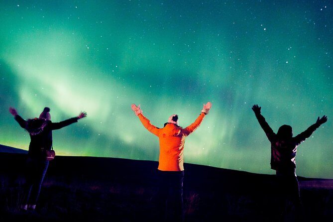 Northern Lights Small Group Tour from Reykjavik with Free Photos - Chasing the Northern Lights from Reykjavik the Smart Way