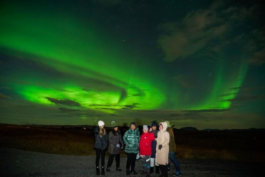 Northern Lights Tour From Reykjavik with Photography - Timing and dress: your success depends on what you wear