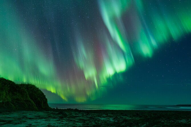 Private Aurora Hunt with Photos in Super Defender - Reykjavik at 9pm: what your night really looks like