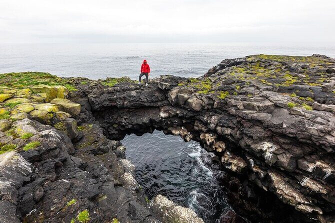 Private Bespoke Reykjanes Peninsula Tour - Bridge Between Continents and Reykjanesbær: science you can stand on