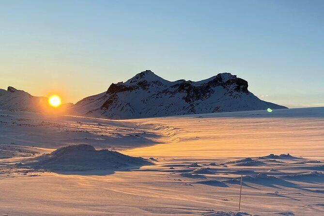Private Golden circle and glacier super jeep tour from Reykjavik - Private time with your guide: when stories change the stops
