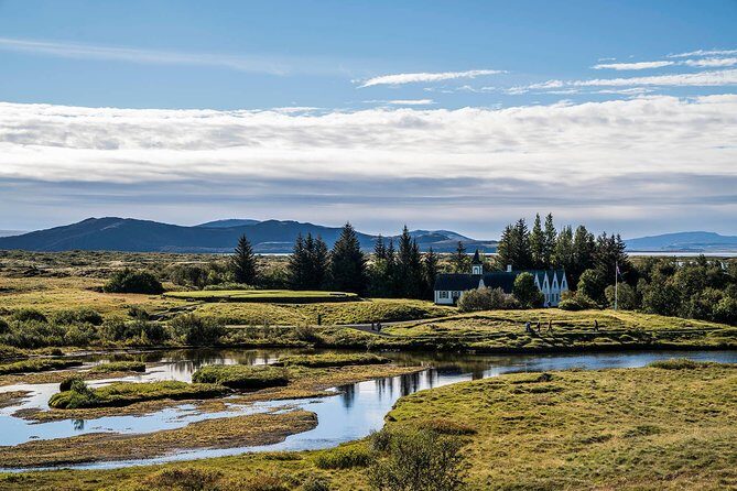 Private Golden Circle Classic Tour from Reykjavik - Gullfoss: one hour at the Golden Waterfall