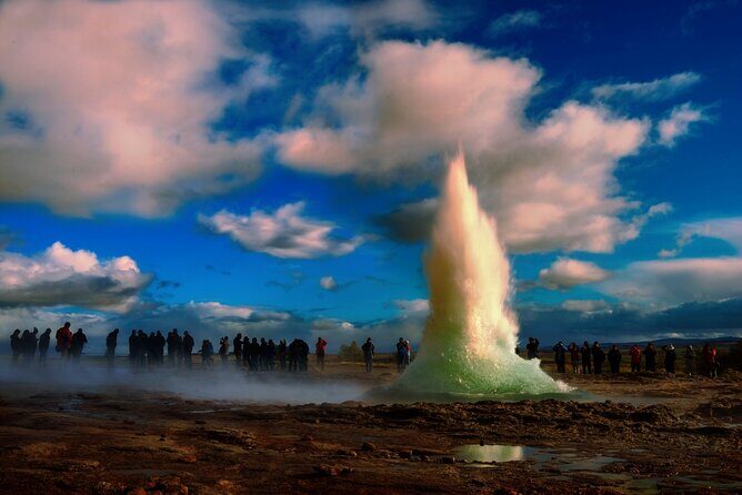 Private Golden Circle Tour by Luxury SUV from Reykjavik - Luxury SUV pickup: comfortable drive, real Reykjavik convenience