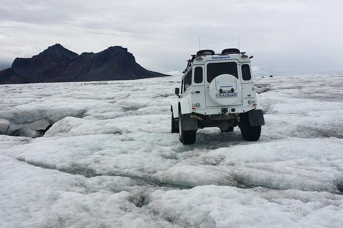 Private Golden Circle Tour by Superjeep from Reykjavik - Thingvellir National Park: tectonic plates and the laws of Vikings