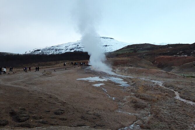 Private Golden Circle Tour with Airport Pick up - Site de Geysir: catching Strokkur eruptions on a schedule