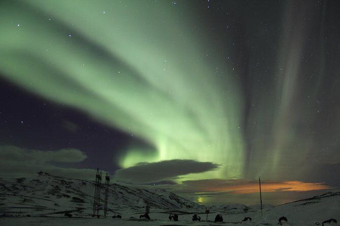 Private Guided Superjeep Northern Lights Hunt - How the aurora hunt really happens: the plan changes with the sky