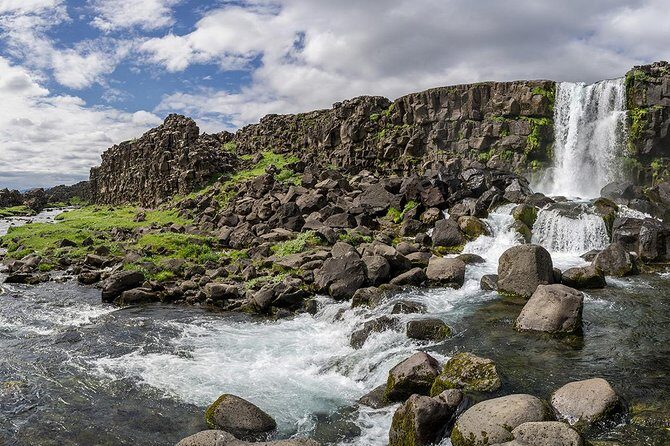 Private Jeep Tour - Golden Circle and South Coast Combo - Thingvellir National Park: between tectonic plates and Iceland’s parliament story