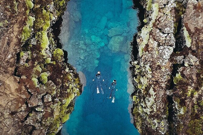 Private Silfra Snorkeling 6 p. group - Meet on Location - with Underwater Photos - Gear fit is the whole game: wet suit vs dry suit