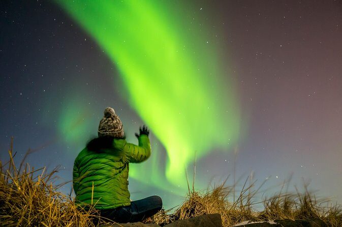 Private Super Jeep Northern lights hunt from Reykjavik - How a modified Super Jeep helps you beat Reykjavík light pollution