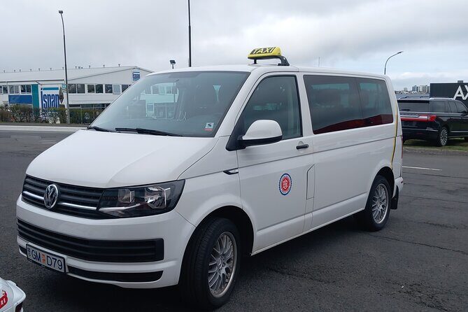 Private Transfer from Keflavik Airport to Reykjavik/surrounding - Meeting point at Keflavik: where to go and what to expect