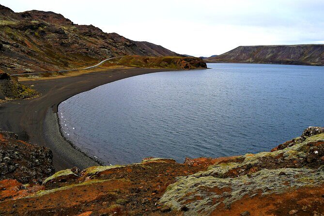 Private Transfer Reykjavik to Keflavik Airport - Pickup in Reykjavík: choose the spot that saves you time