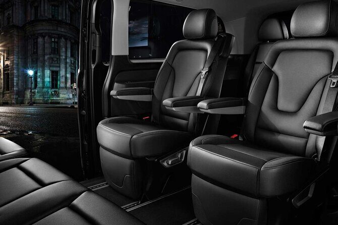 Private transport In Luxury MPV/SUV 5pax Keflavik Airport-RKV - Your chauffeur: English service plus serious driving credentials