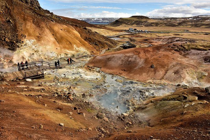 Reykjanes Geopark Small-Group Tour with Airport Transfer - Airport and Blue Lagoon Drop-Off: Convenient, But Time Your Buffer